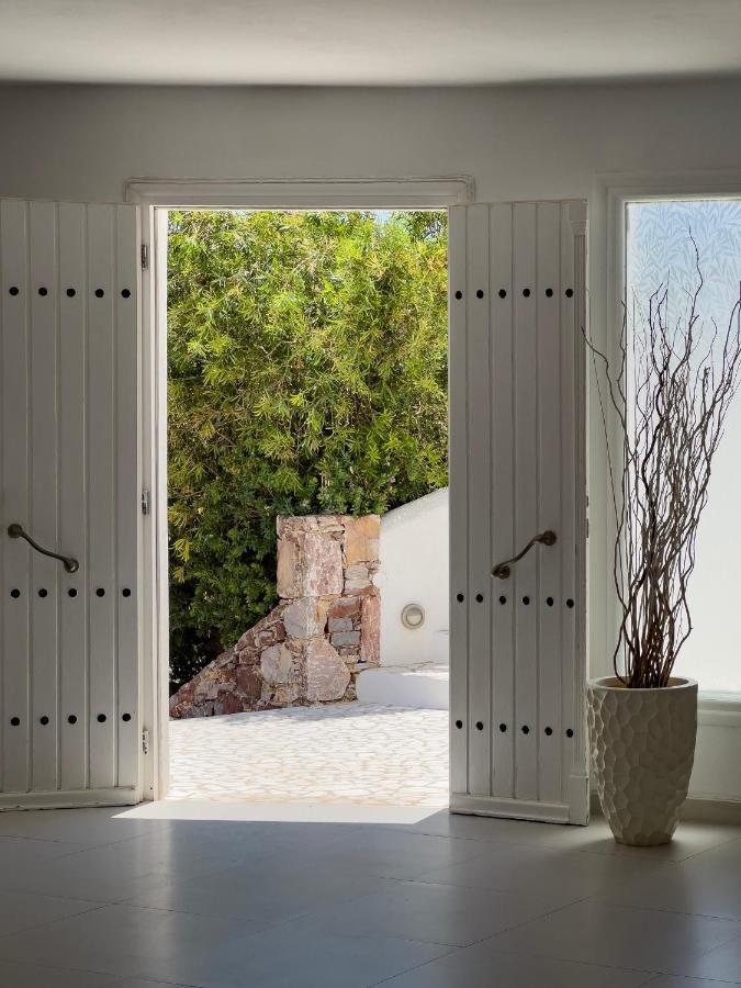 Aspalathras White Hotel Folegandros Town ภายนอก รูปภาพ