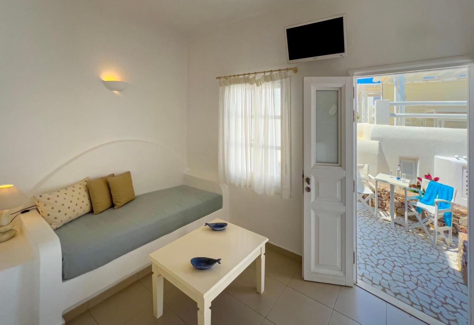 Aspalathras White Hotel Folegandros Town ภายนอก รูปภาพ