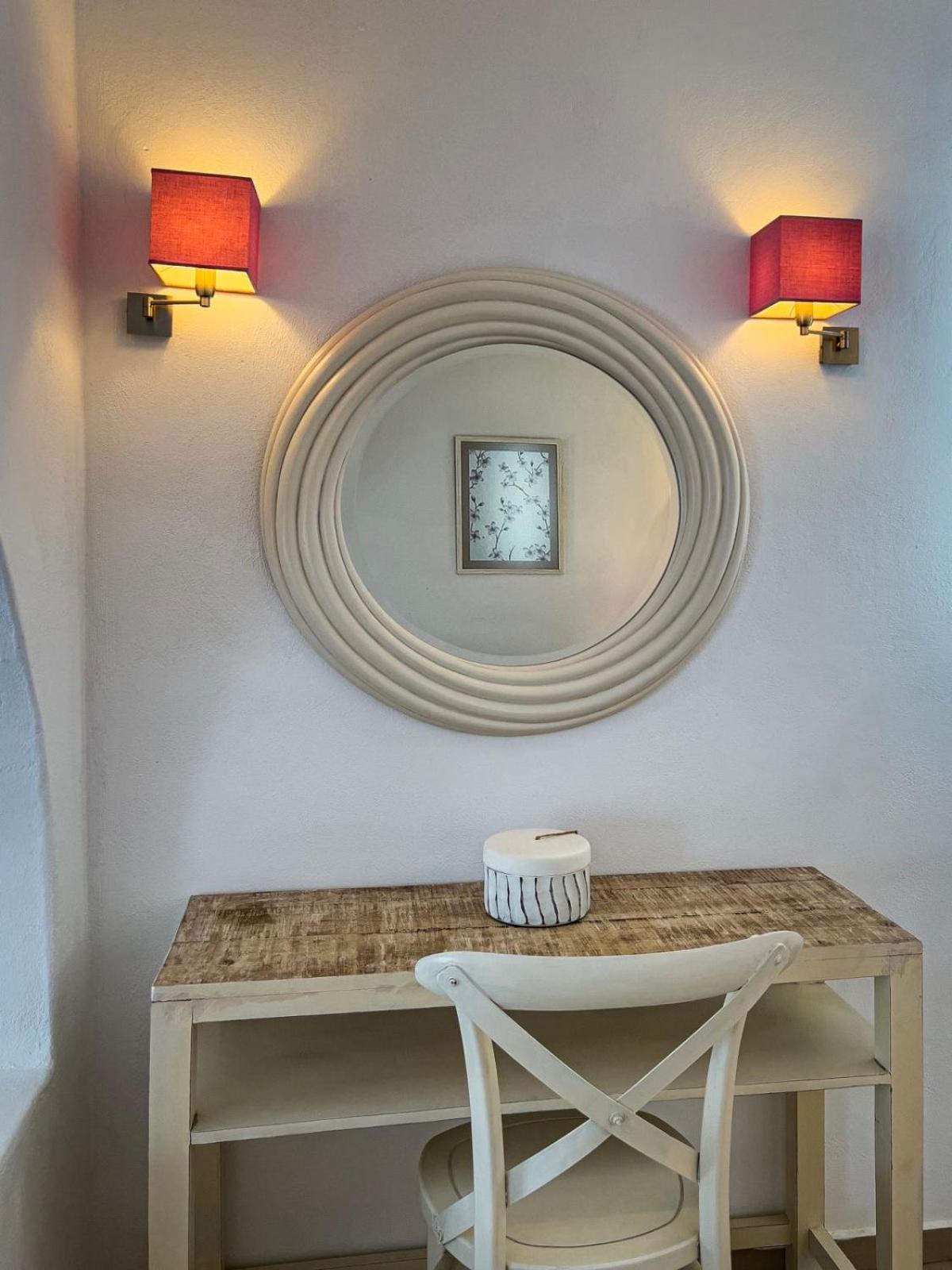 Aspalathras White Hotel Folegandros Town ภายนอก รูปภาพ