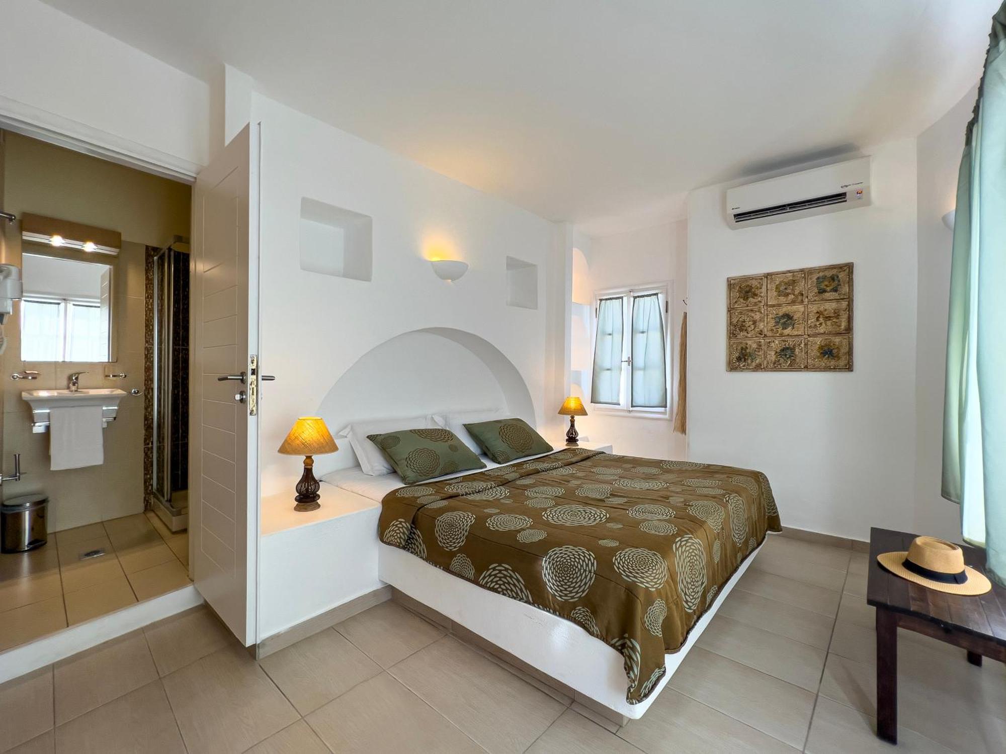 Aspalathras White Hotel Folegandros Town ภายนอก รูปภาพ