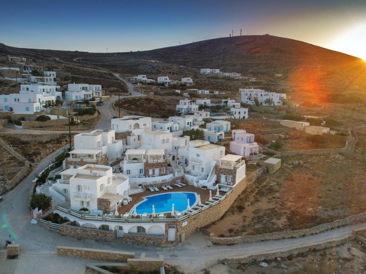Aspalathras White Hotel Folegandros Town ภายนอก รูปภาพ